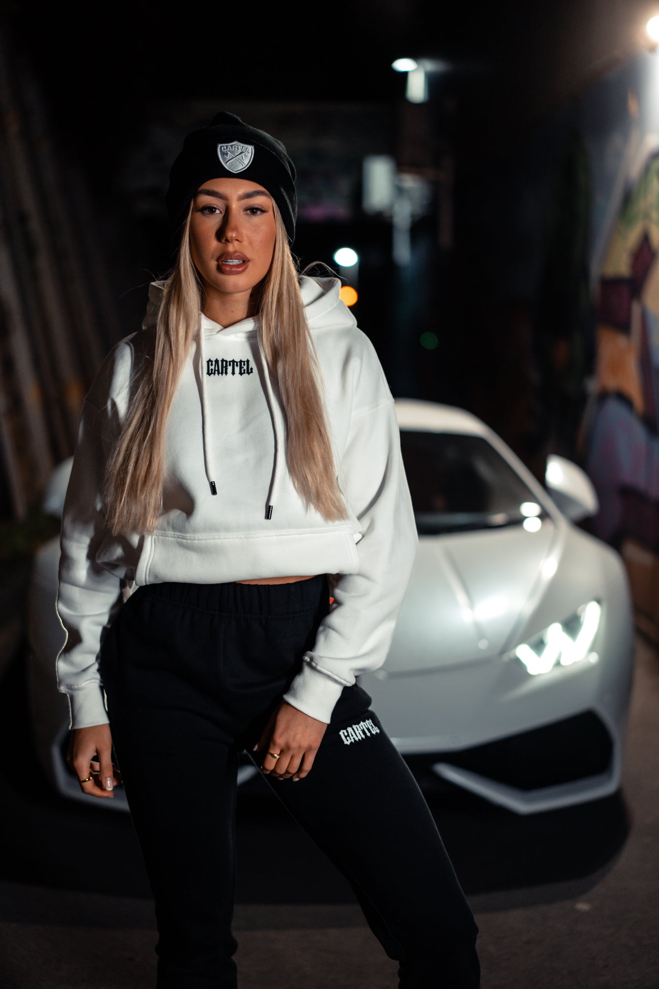 The Baddie Highwaisted Sweatpants - Black/White