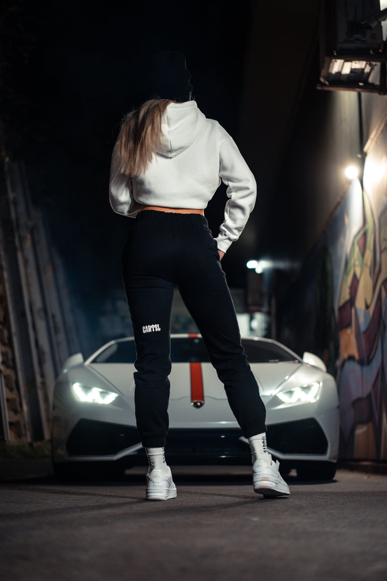 The Baddie Highwaisted Sweatpants - Black/White