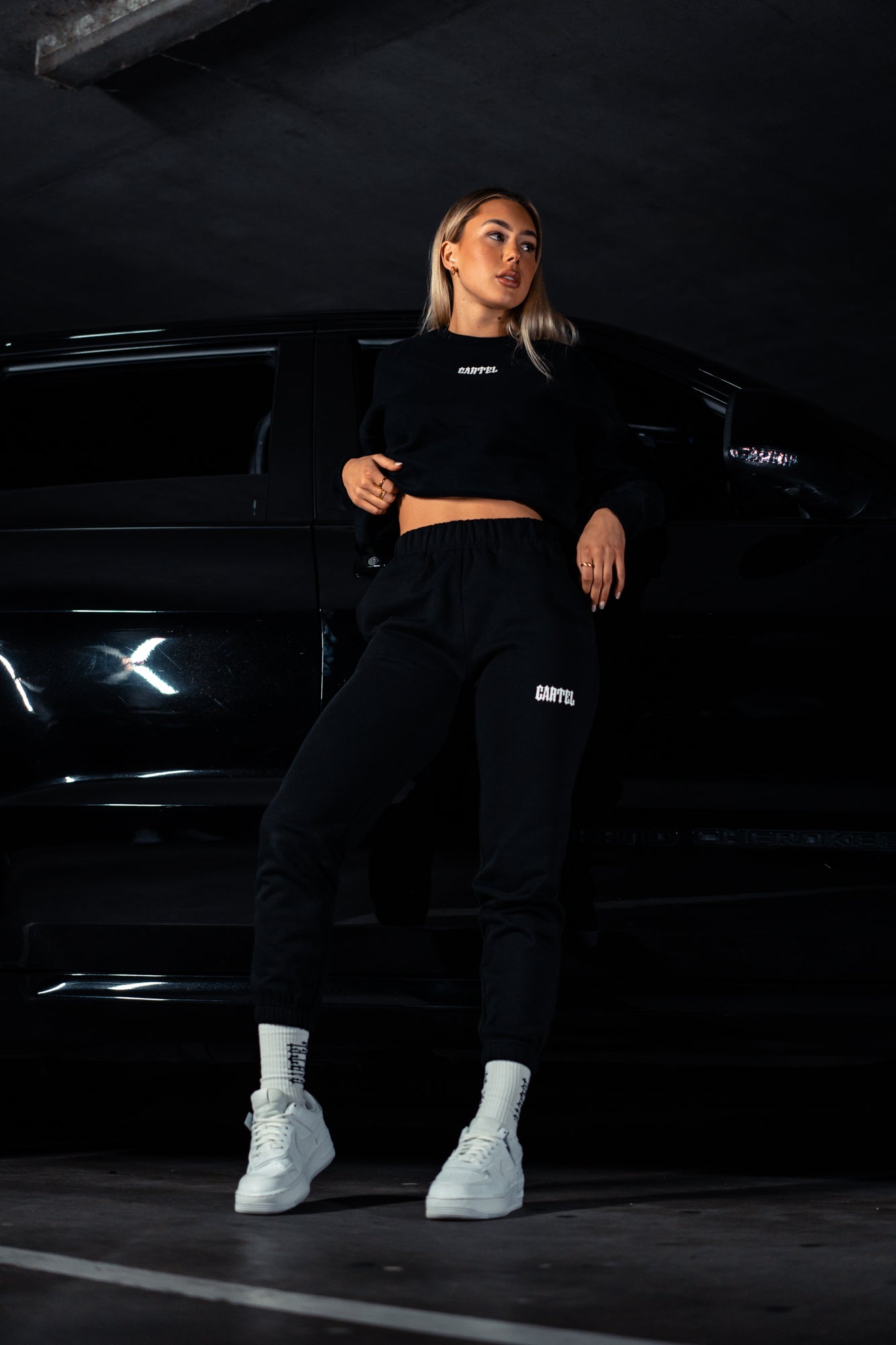 The Baddie Highwaisted Sweatpants - Black/White