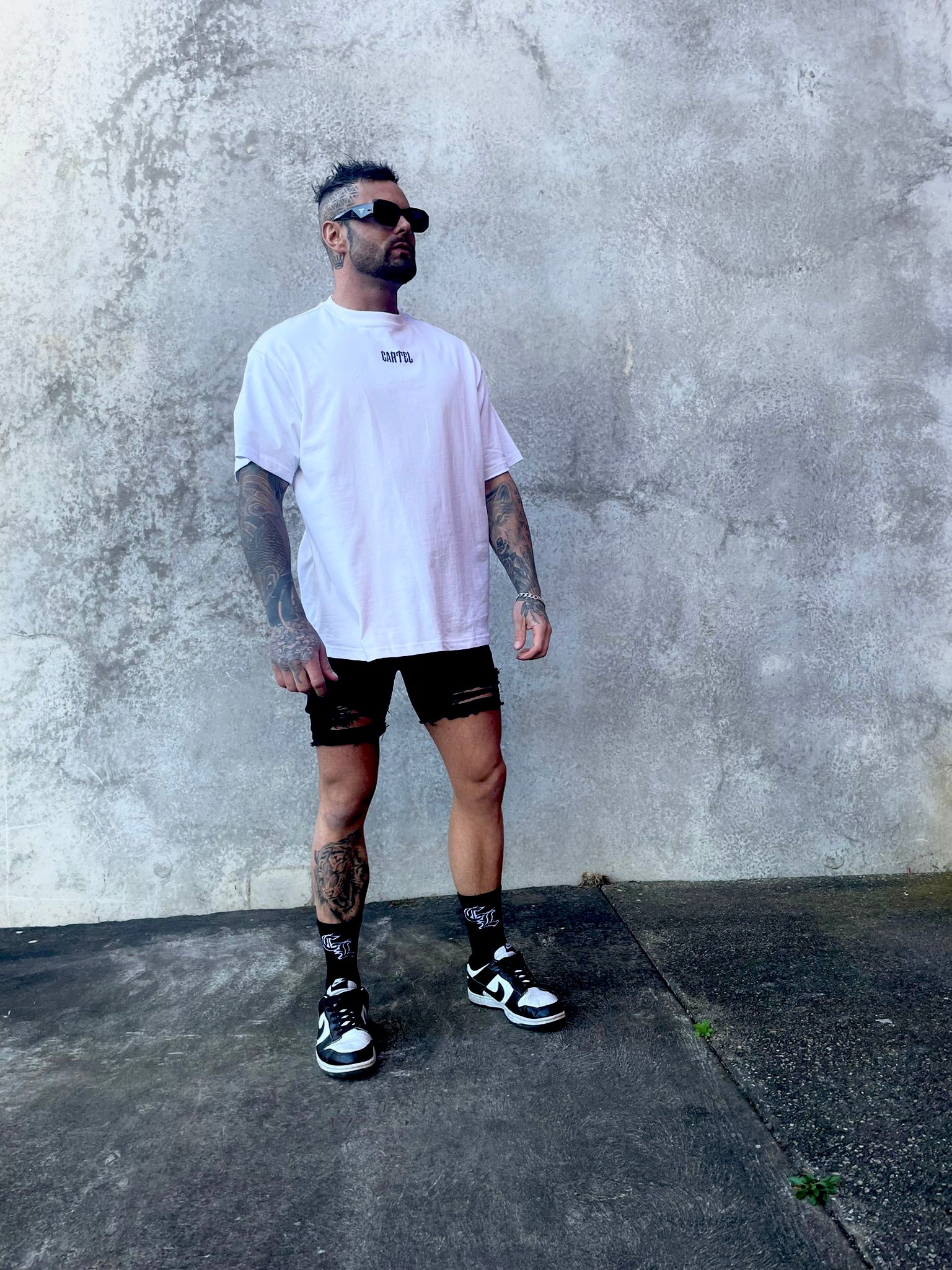 The Baddie Tee - White/Black